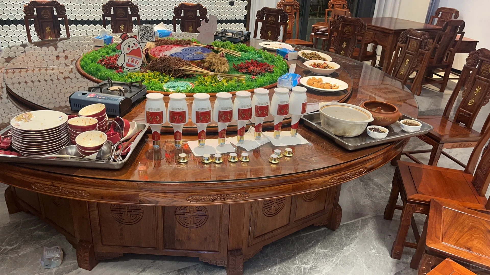 昨天的酒今天发，摸鱼开会喝酒认真?