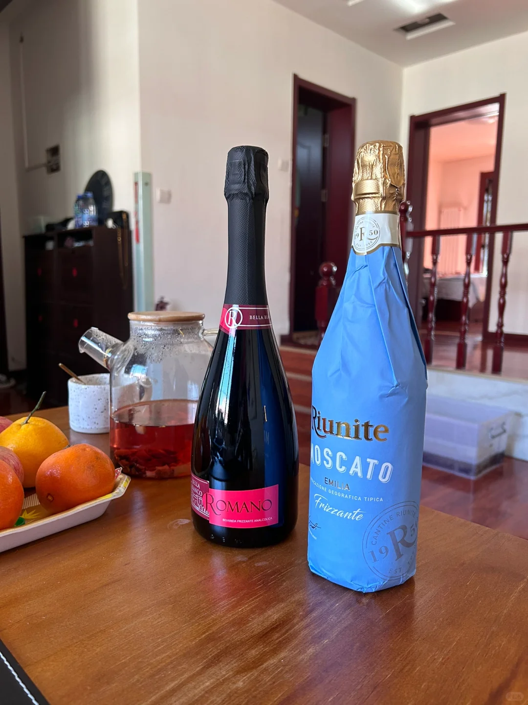 看上去酒量很好的样子