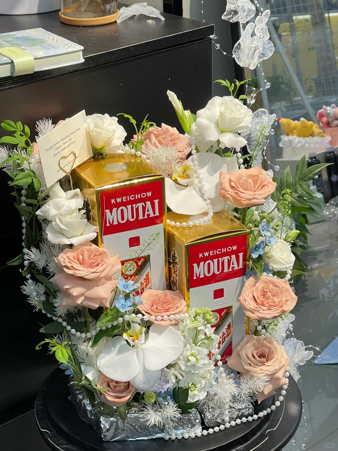 茅台配上鲜花简直绝配