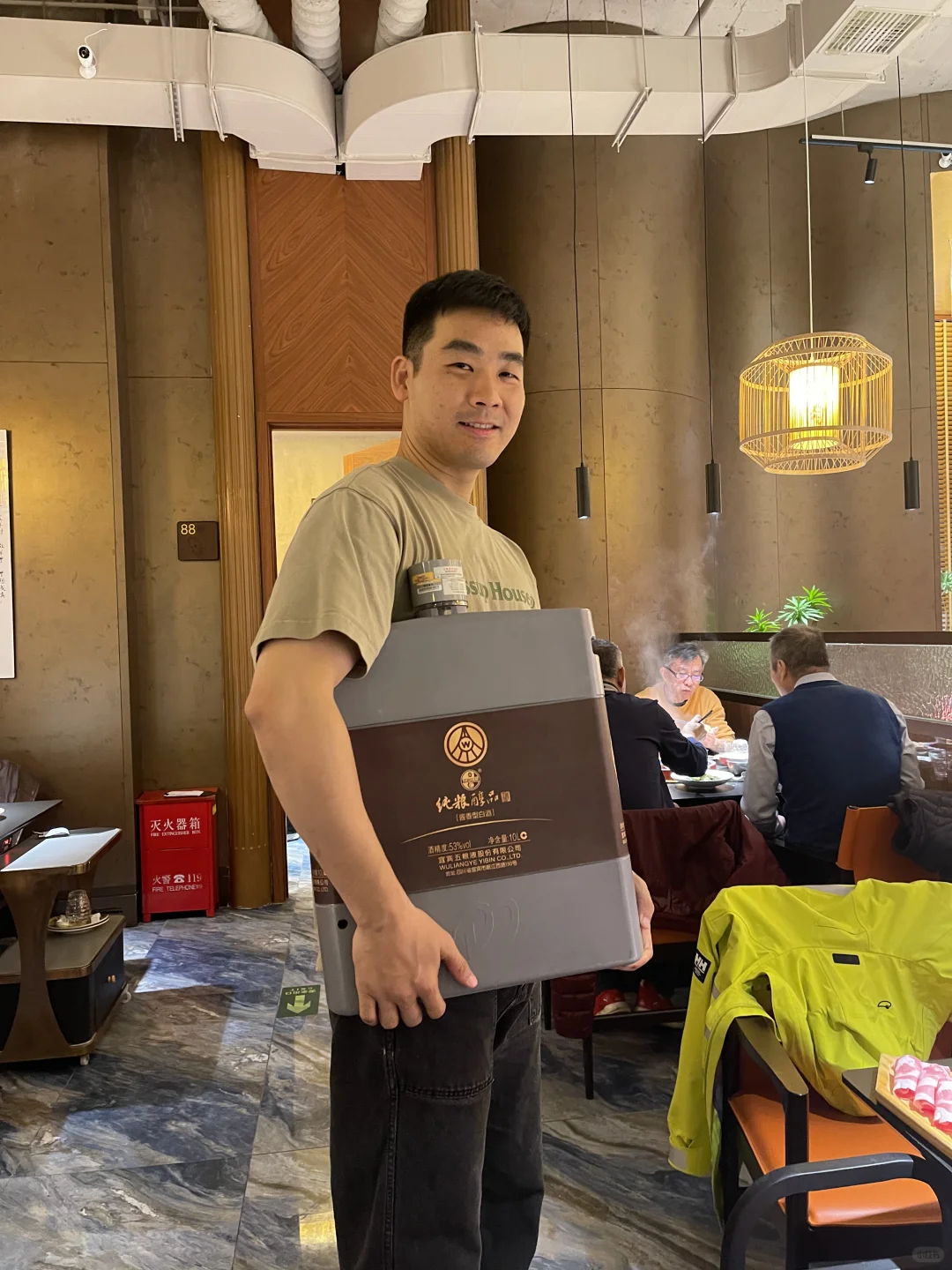 每天品尝一款酒，10L一瓶酱香五粮液？