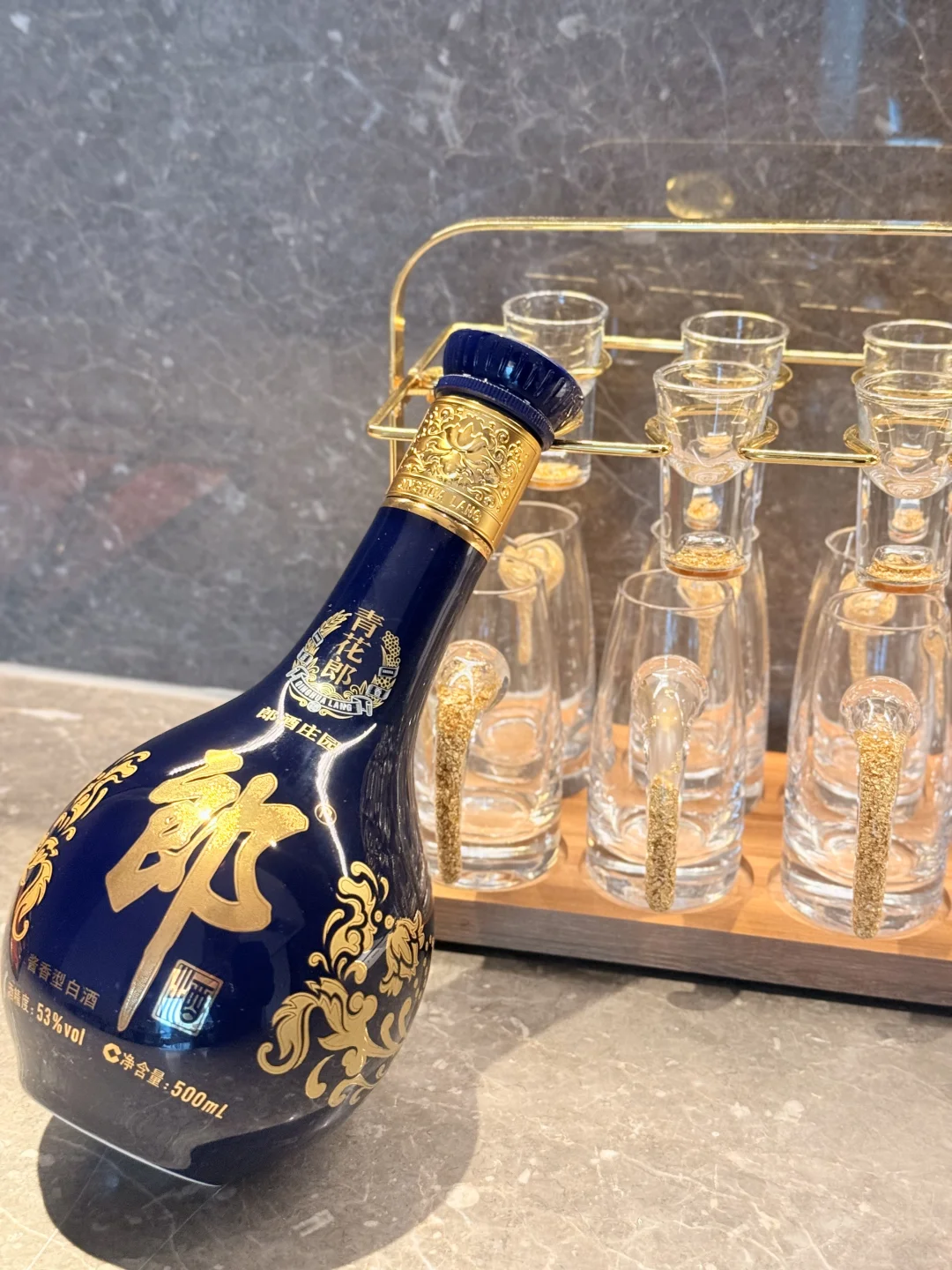 商务宴请的隐秘王牌｜五代青花郎的极致美学