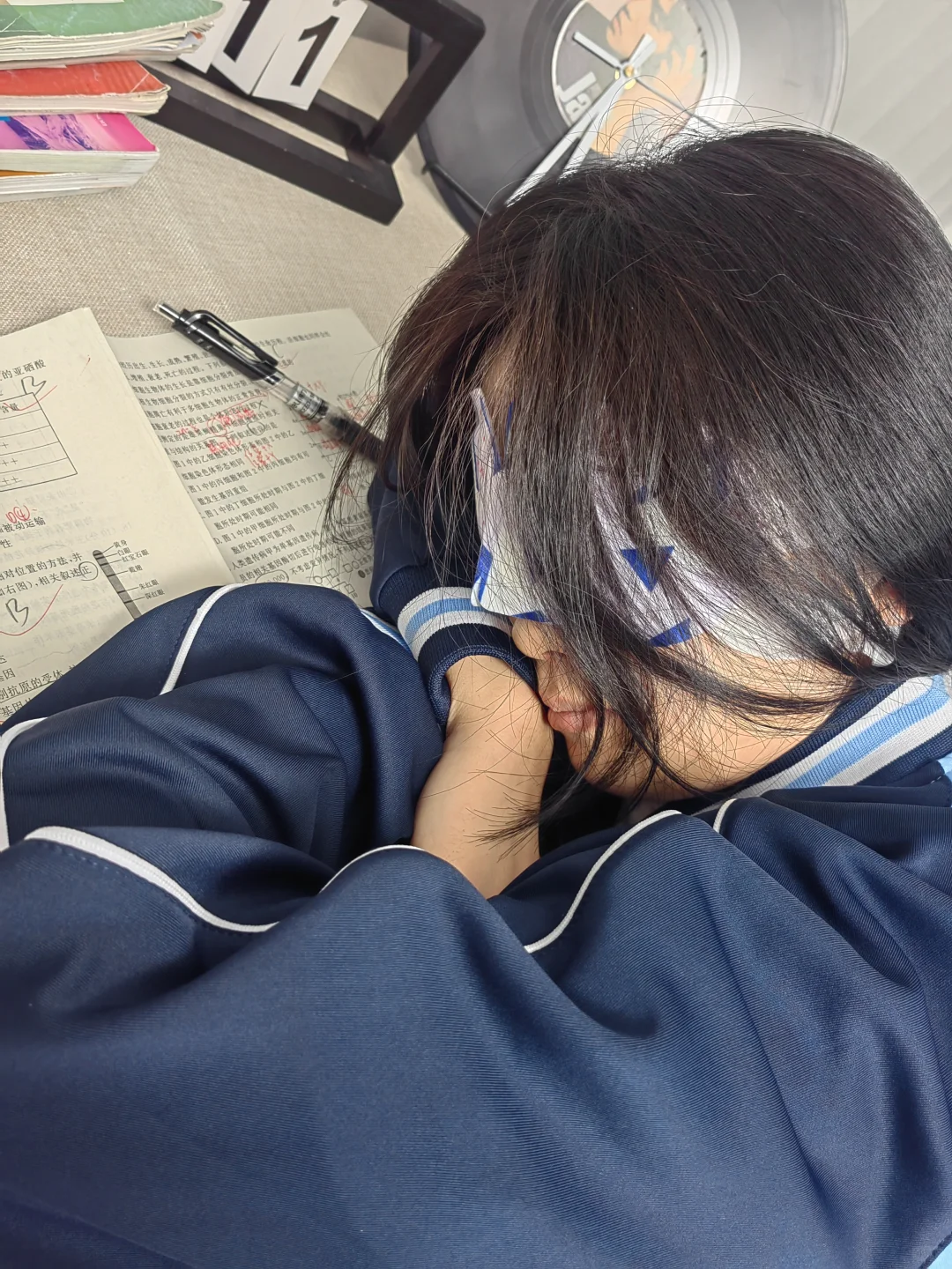 眼睛度数每年涨100正常吗？