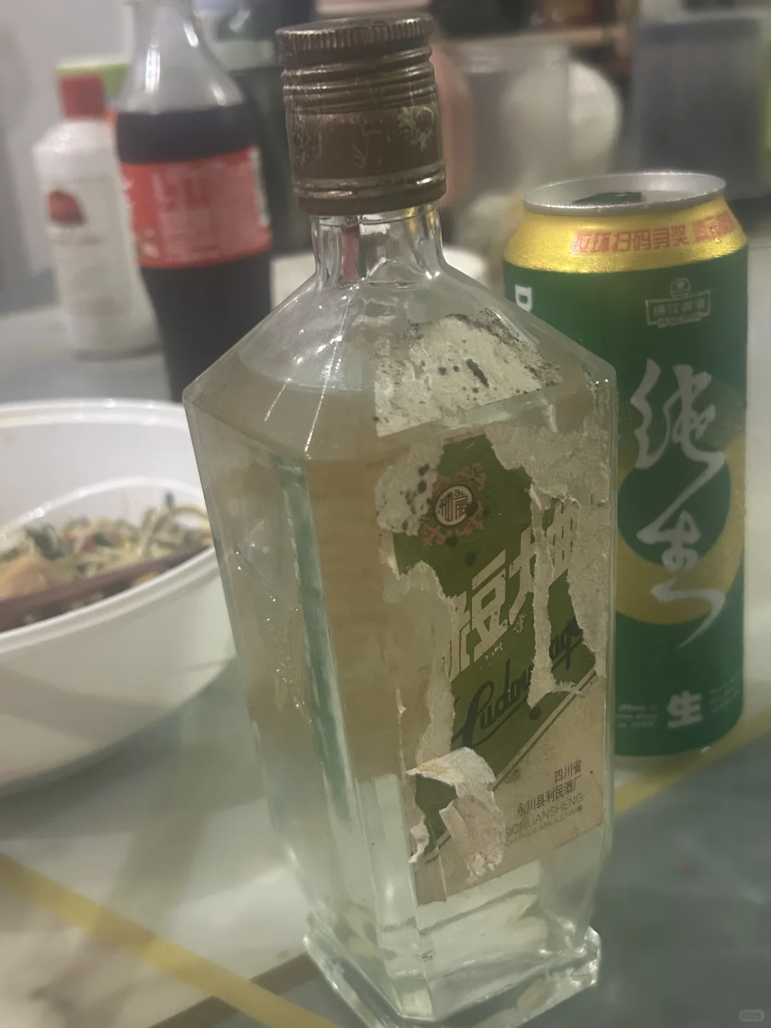 老爸柜子里面的收藏老酒