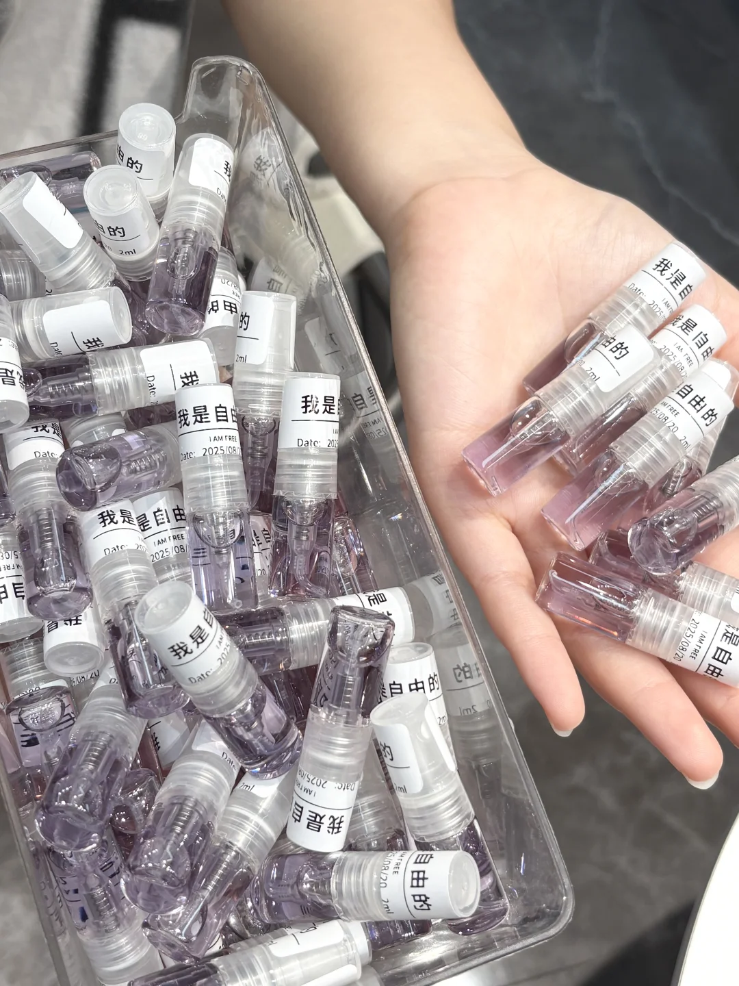 接着来！！！我是自由的3块钱试香！！还包邮?