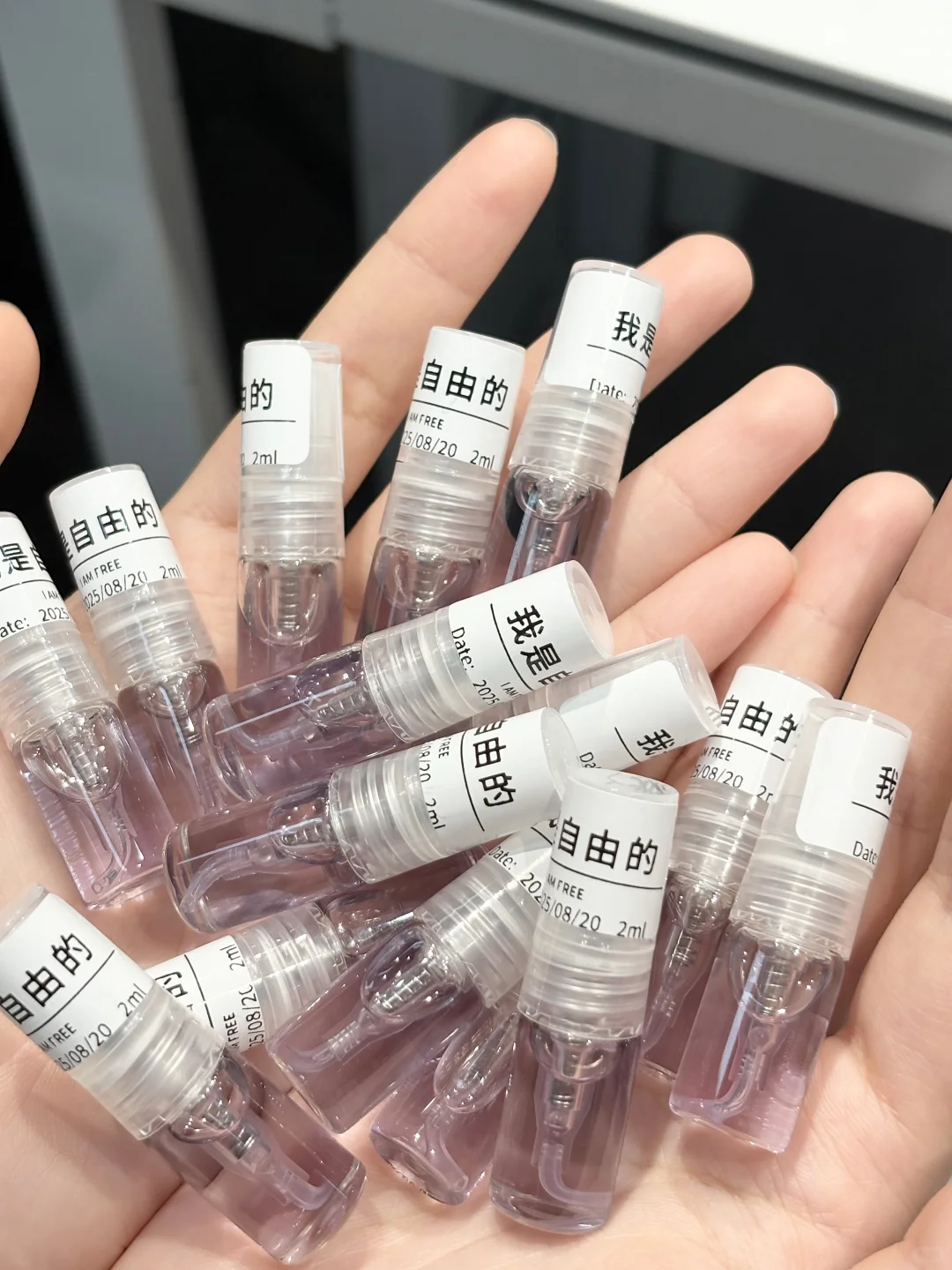 接着来！！！我是自由的3块钱试香！！还包邮?