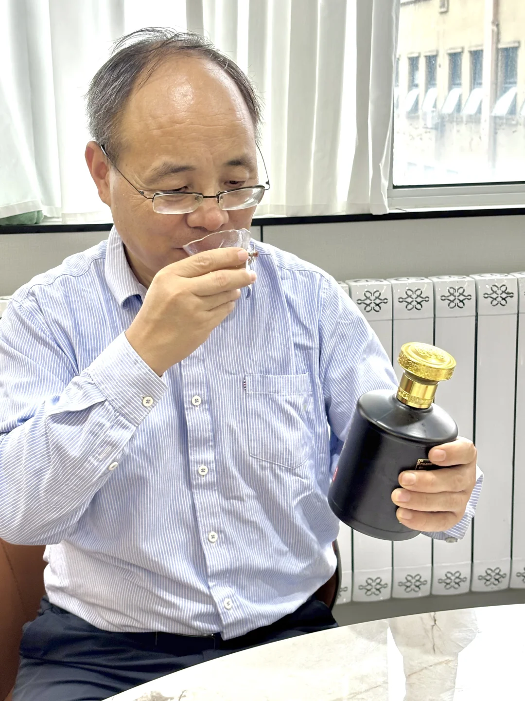 老爸拆礼盒时眼睛都亮了！爱喝酒的都喜欢！