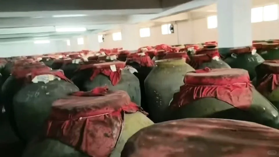 岁月不饶人，窖藏一坛故事