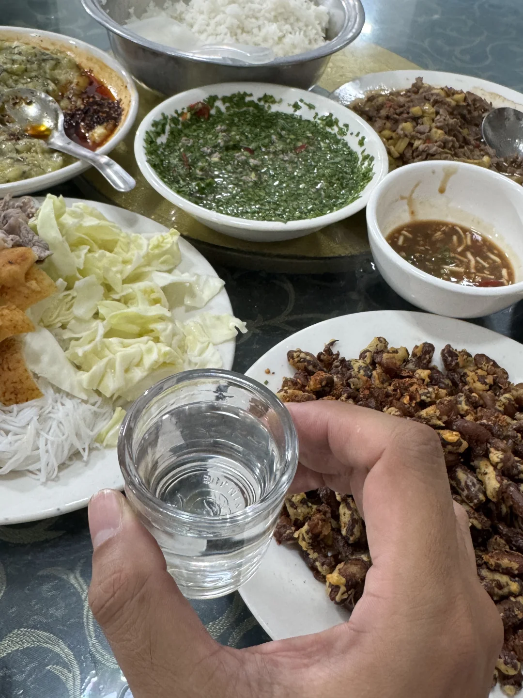 云南山泉,廉价的快乐指南