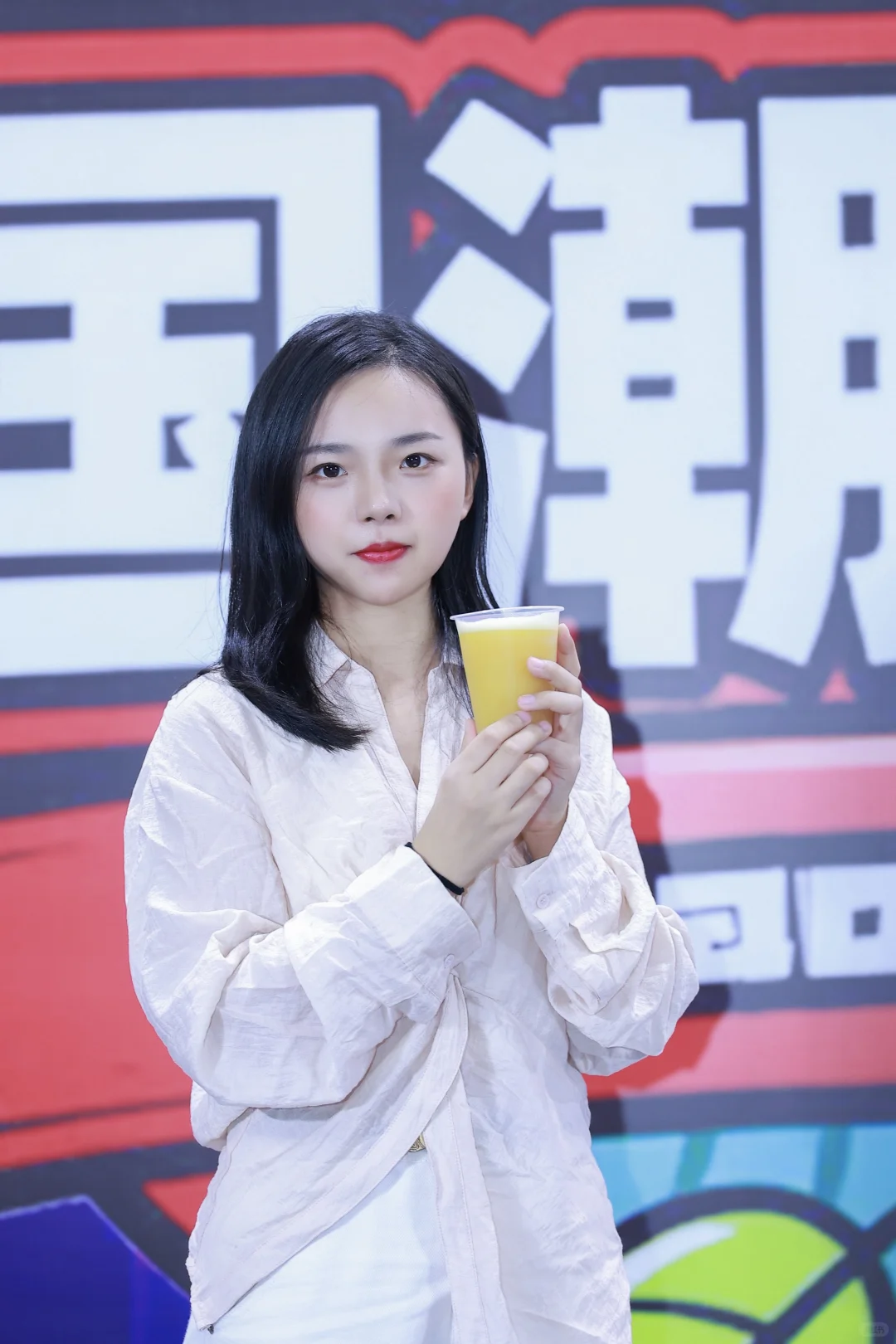 带酒鬼老公冲酒博会！潮饮大赛玩到不想走！?