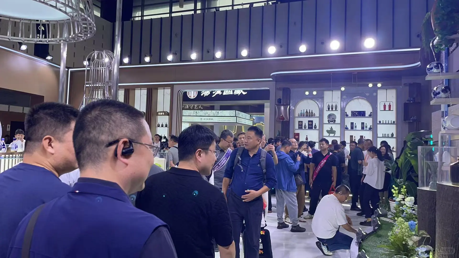 继续逛糖酒会