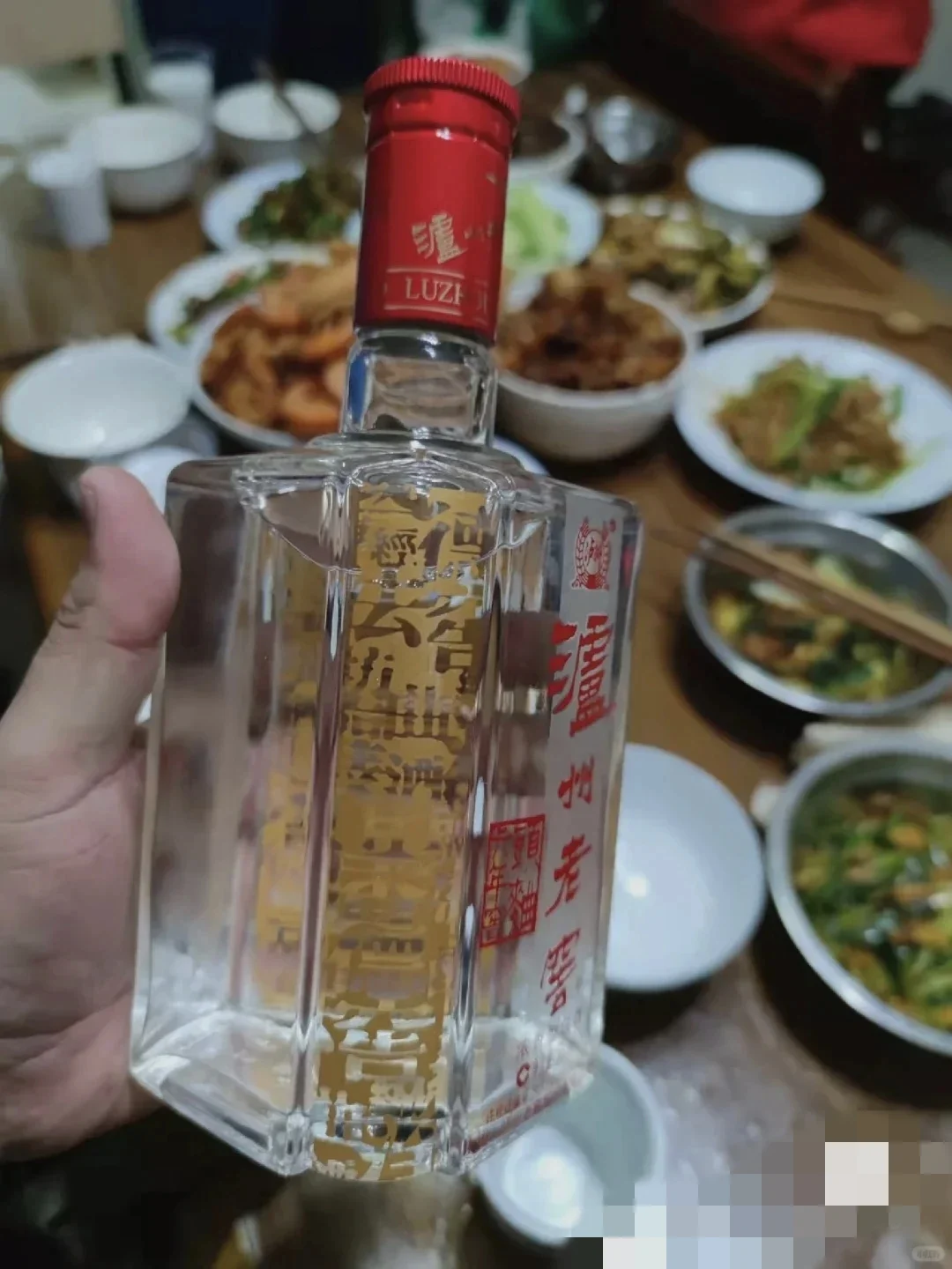 何以解忧，唯有泸州老窖六年窖头曲