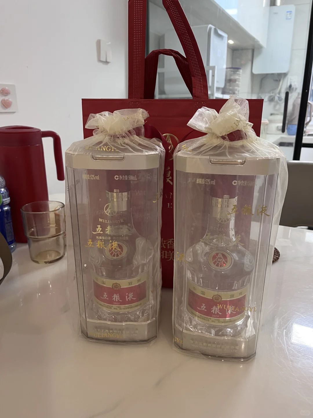 天猫超市五粮液好价，买2瓶送对象