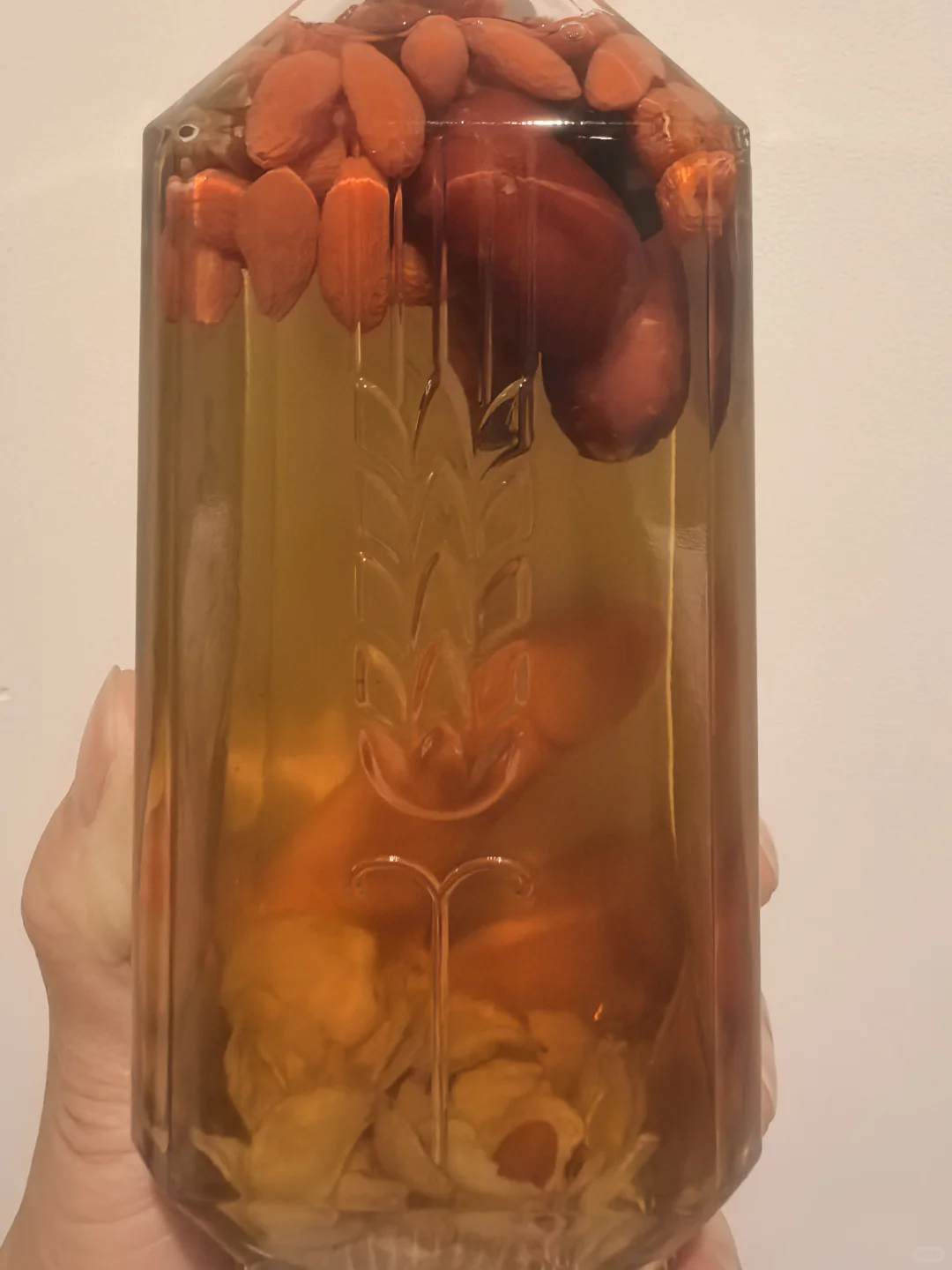 金樱子+西洋参+大枣+枸杞泡酒