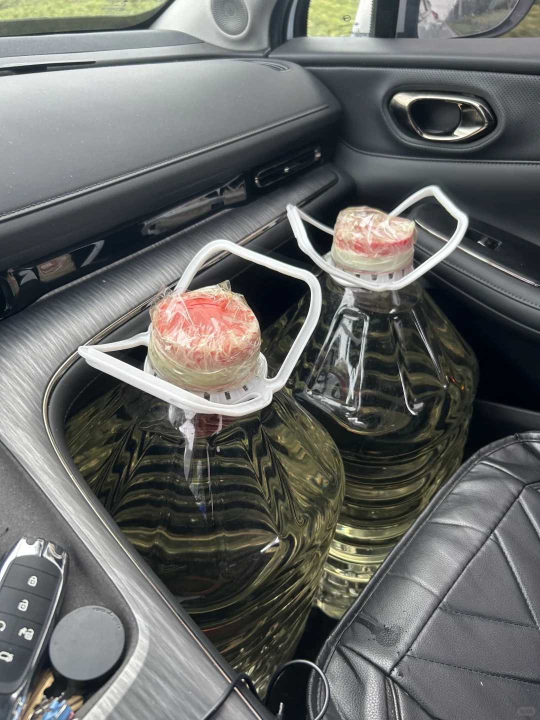 送两桶白酒,怎么包装这么朴实无华