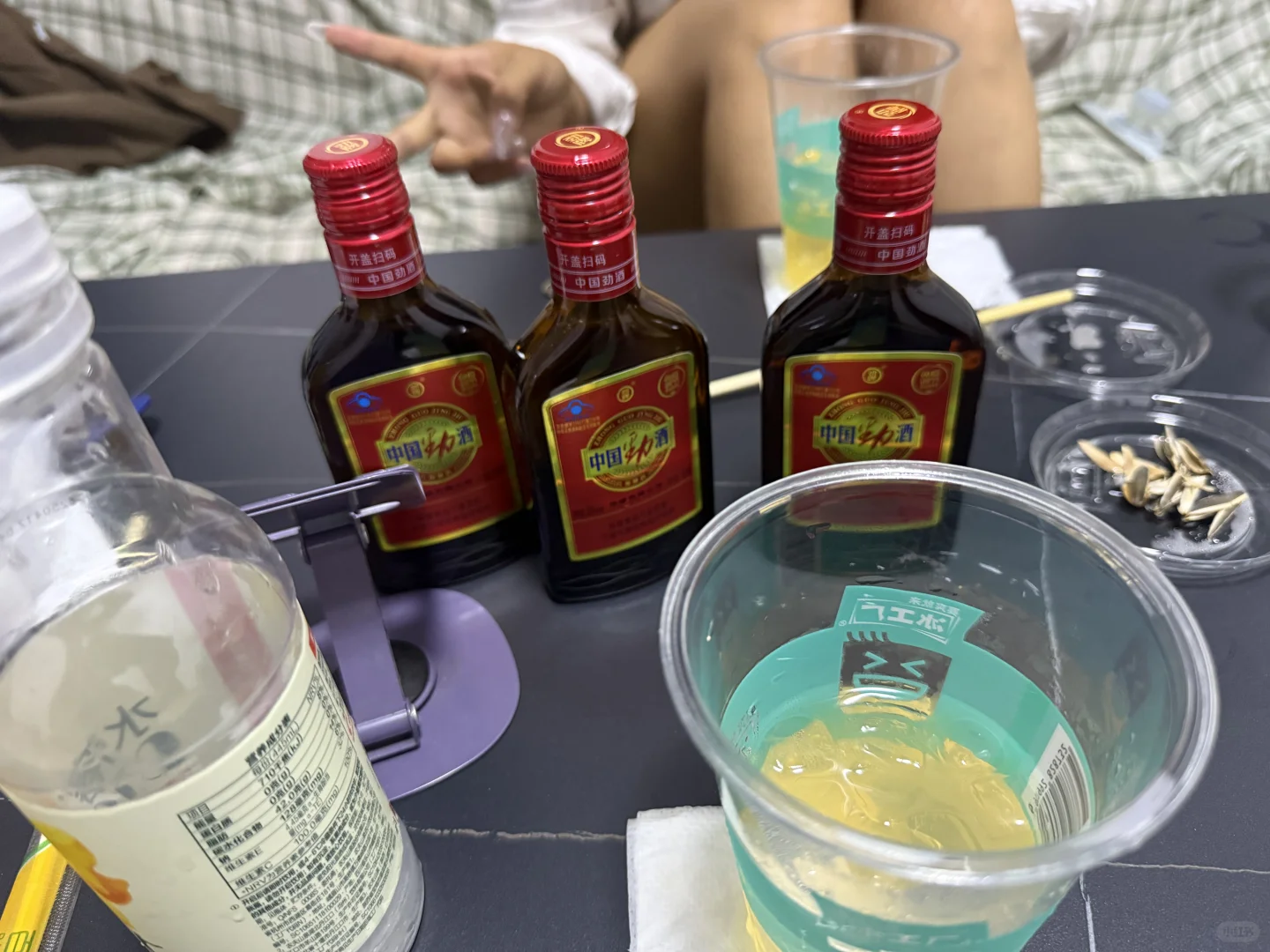 喝中国劲酒…