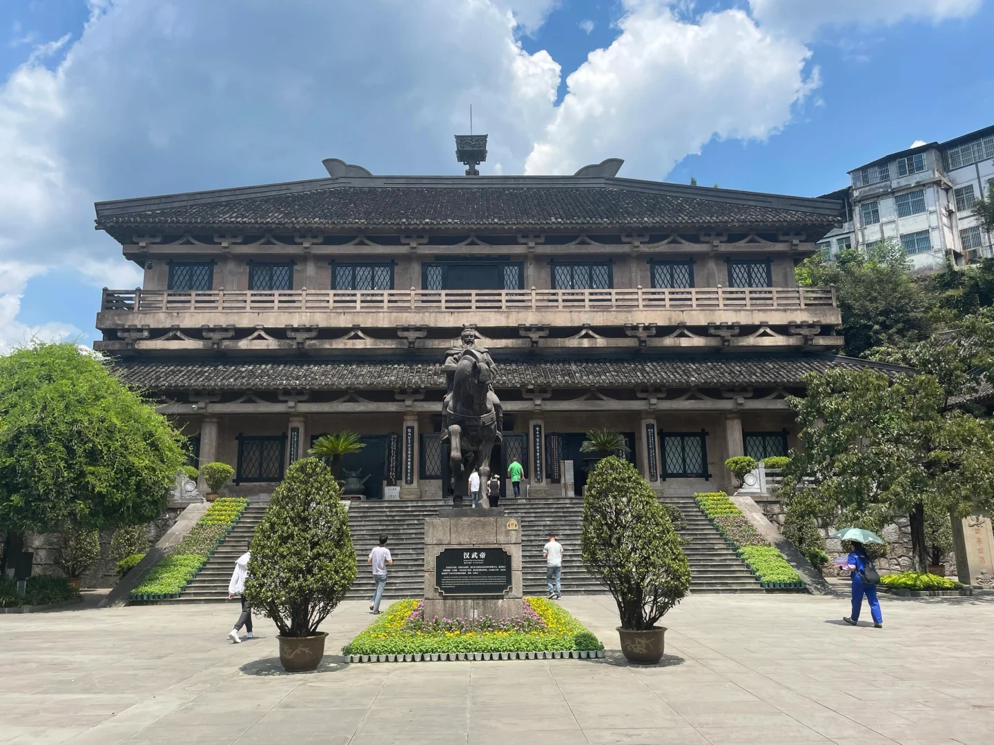 教你一天玩转茅台镇?