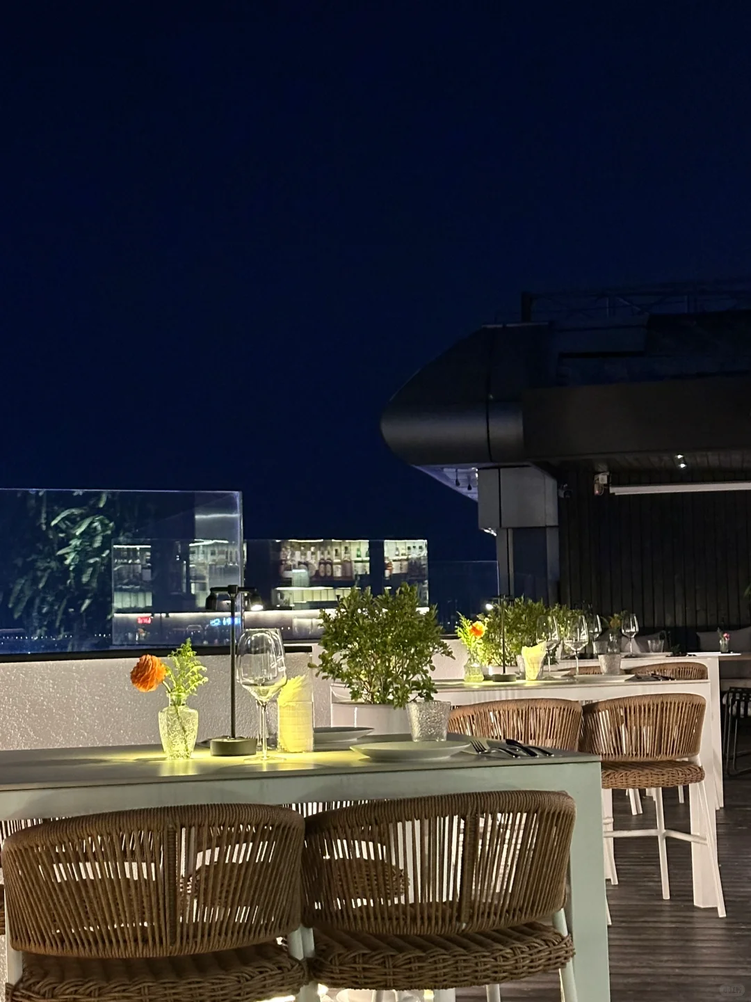 今晚微醺喝什么｜一杯葡萄酒把我喝微醺了