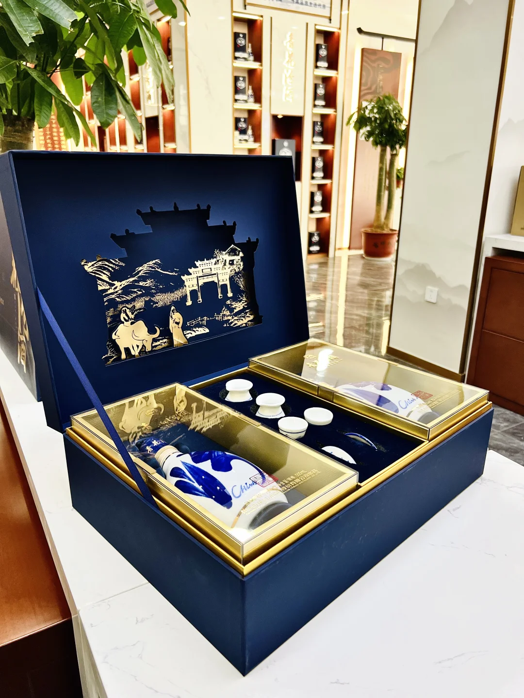 青花汾酒30礼盒，送礼高端大气上档次