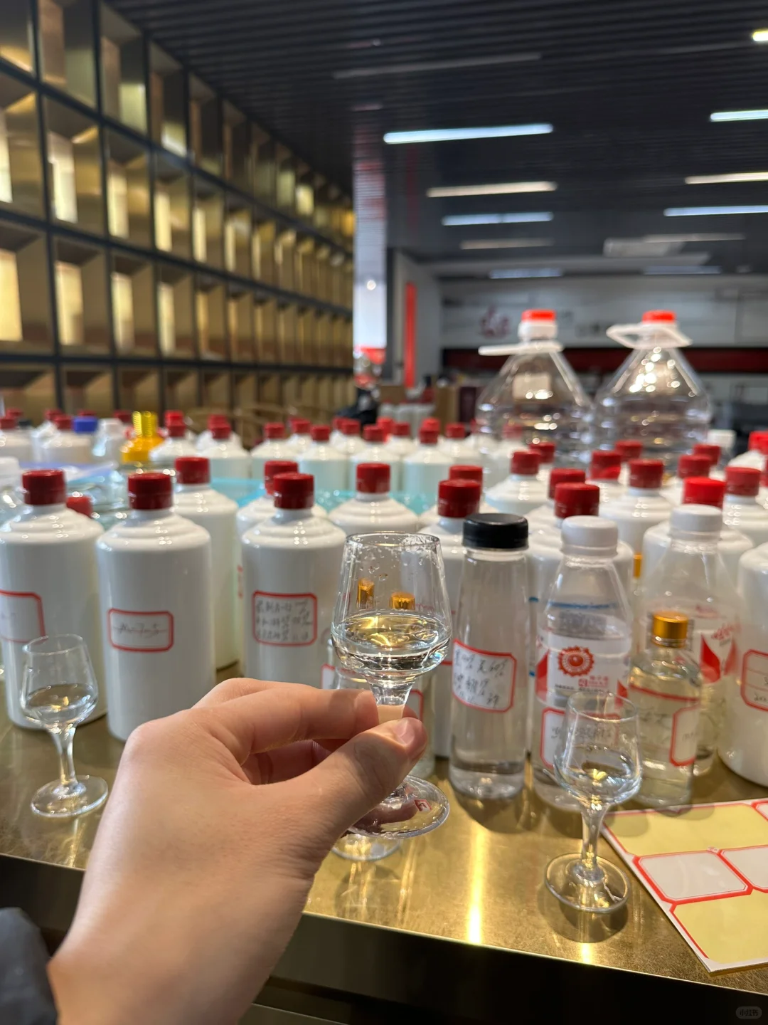 酒柜填满了！