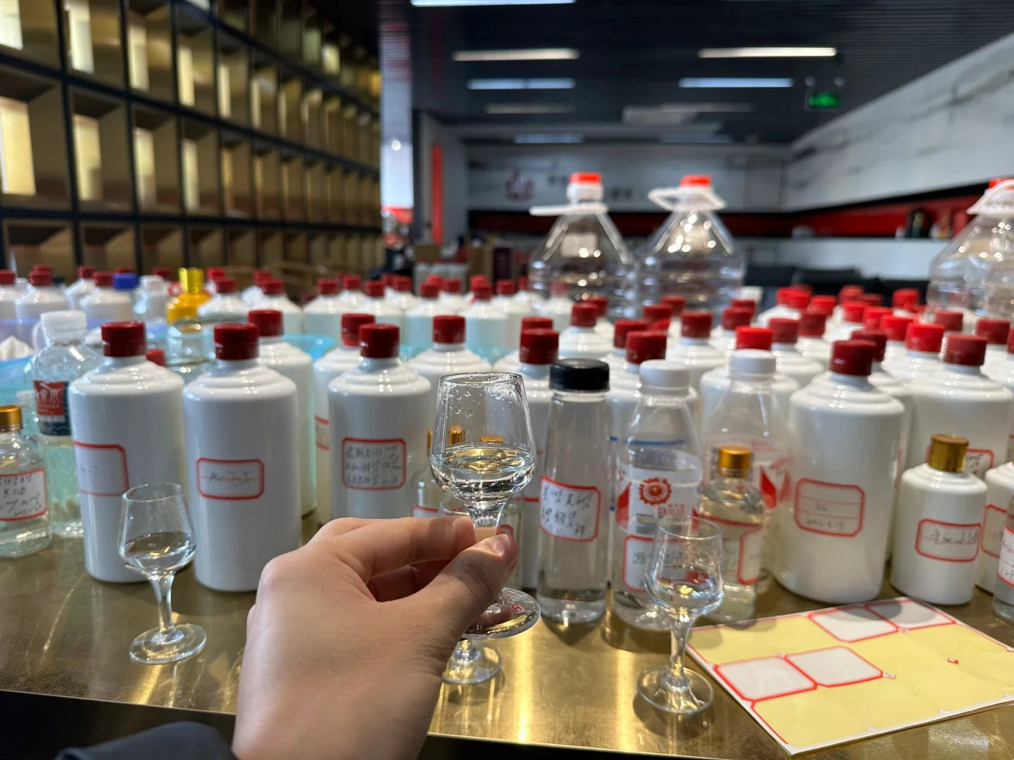 酒柜填满了！