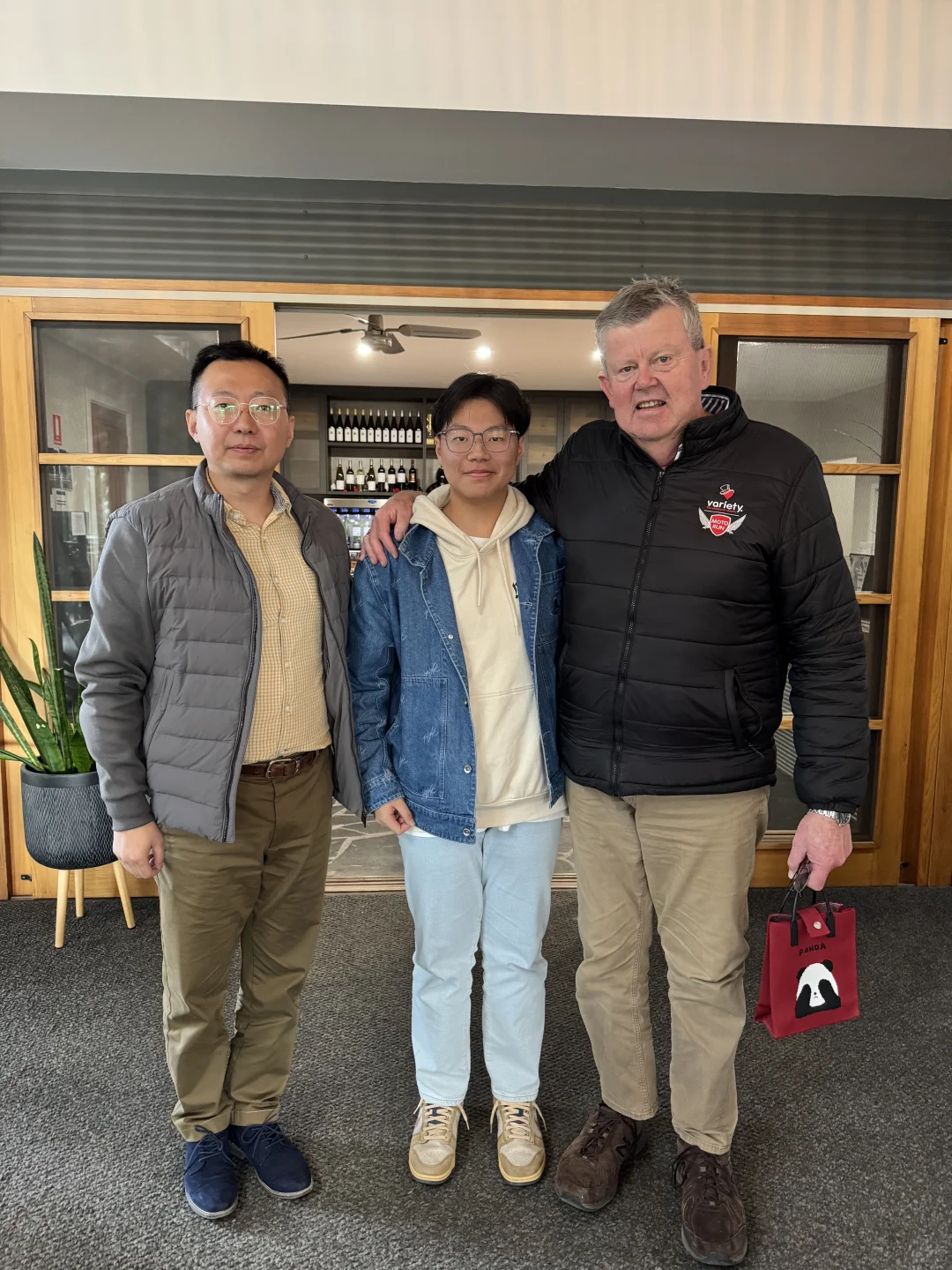 寻找爱好葡萄酒且愿意参与的你