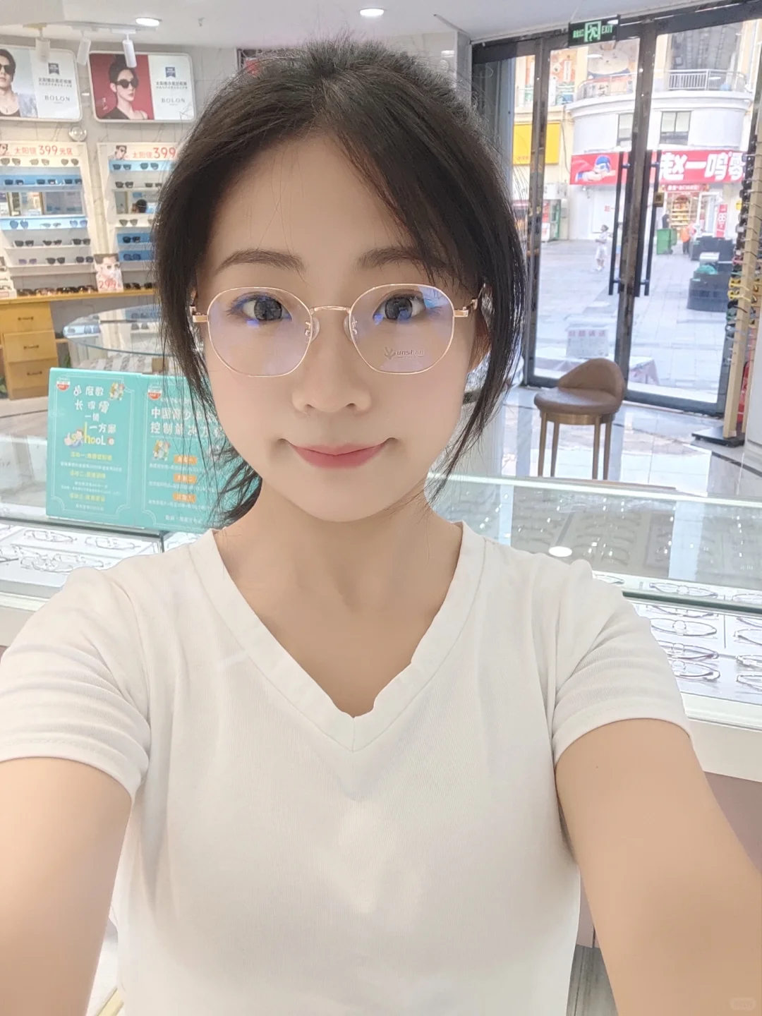 家人们，高度近视帮我看看选哪个