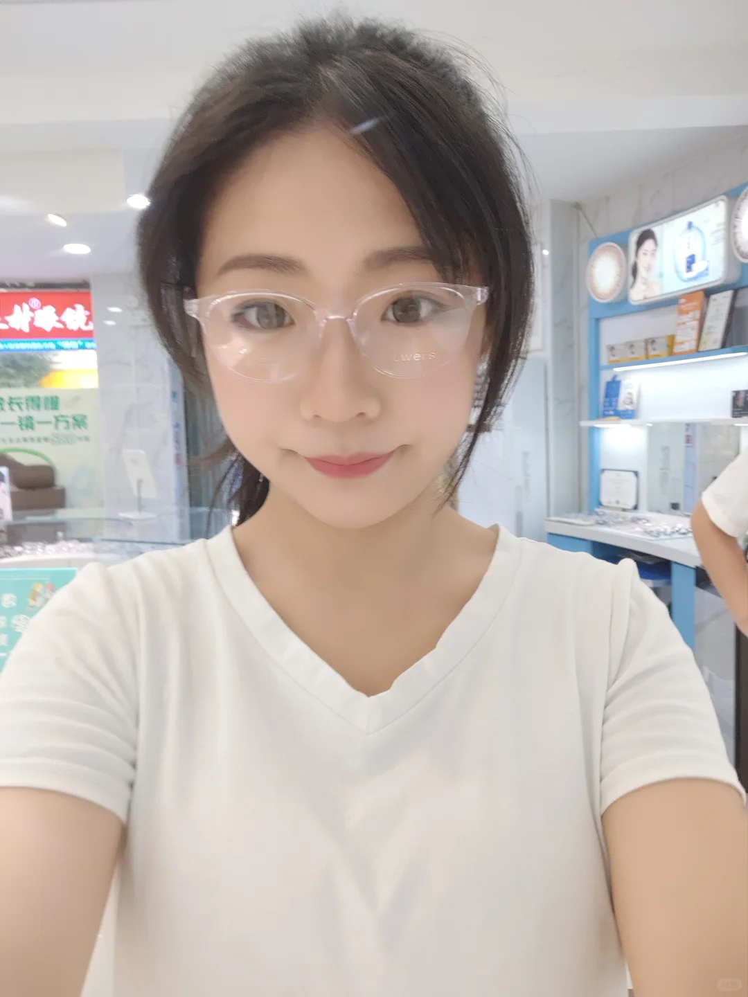 家人们，高度近视帮我看看选哪个