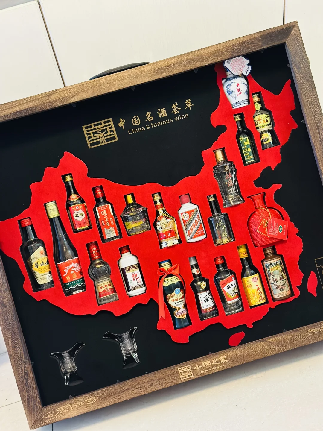 2024年最火爆礼盒：地图白酒小酒版礼盒??