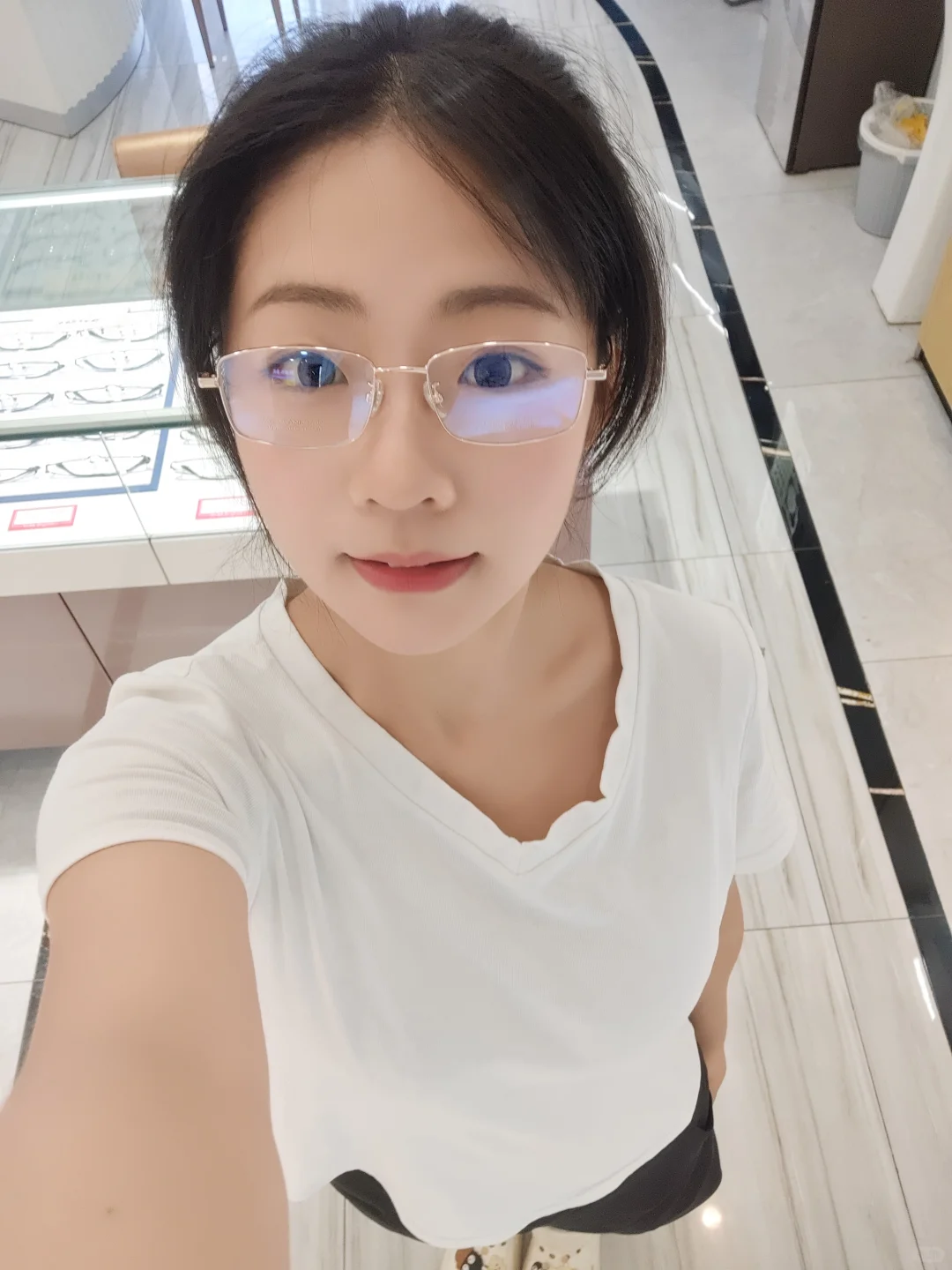 家人们，高度近视帮我看看选哪个