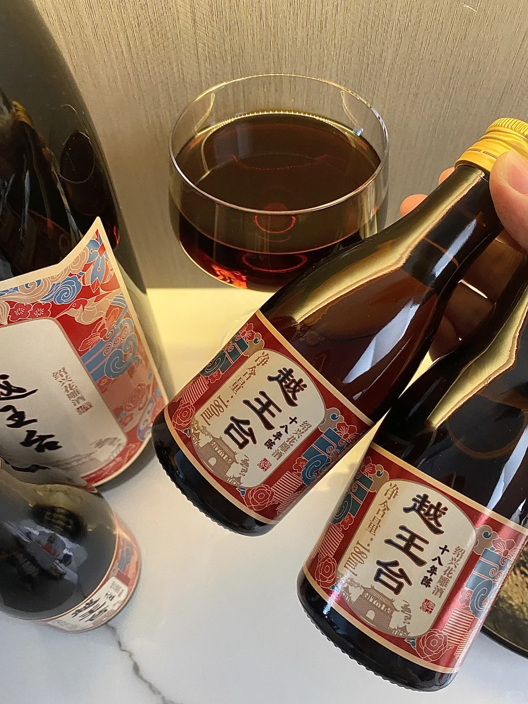 震撼醇香!这一杯经典永传?18年黄酒你赢了