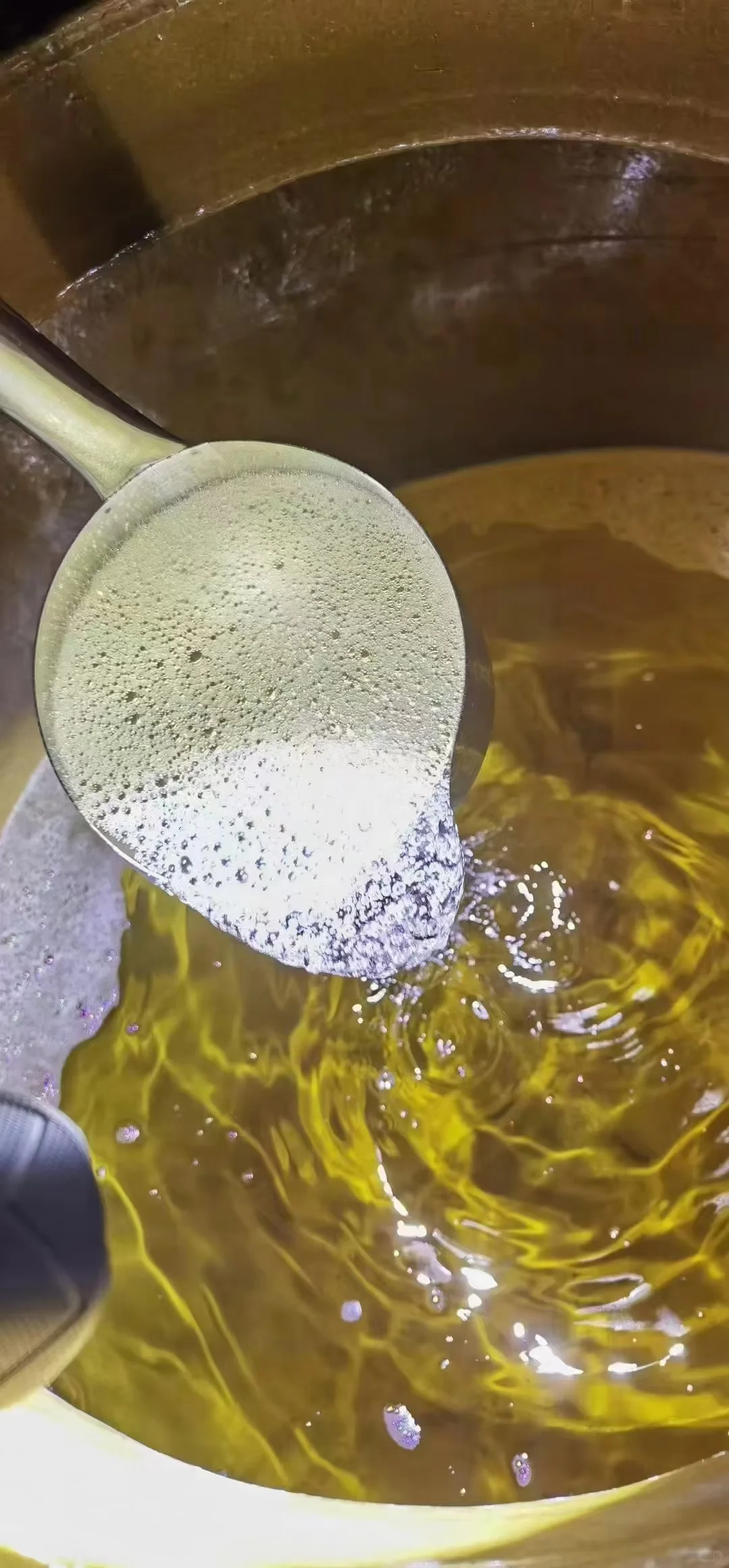 优质酱香白酒，纯粮酿造。口粮酒