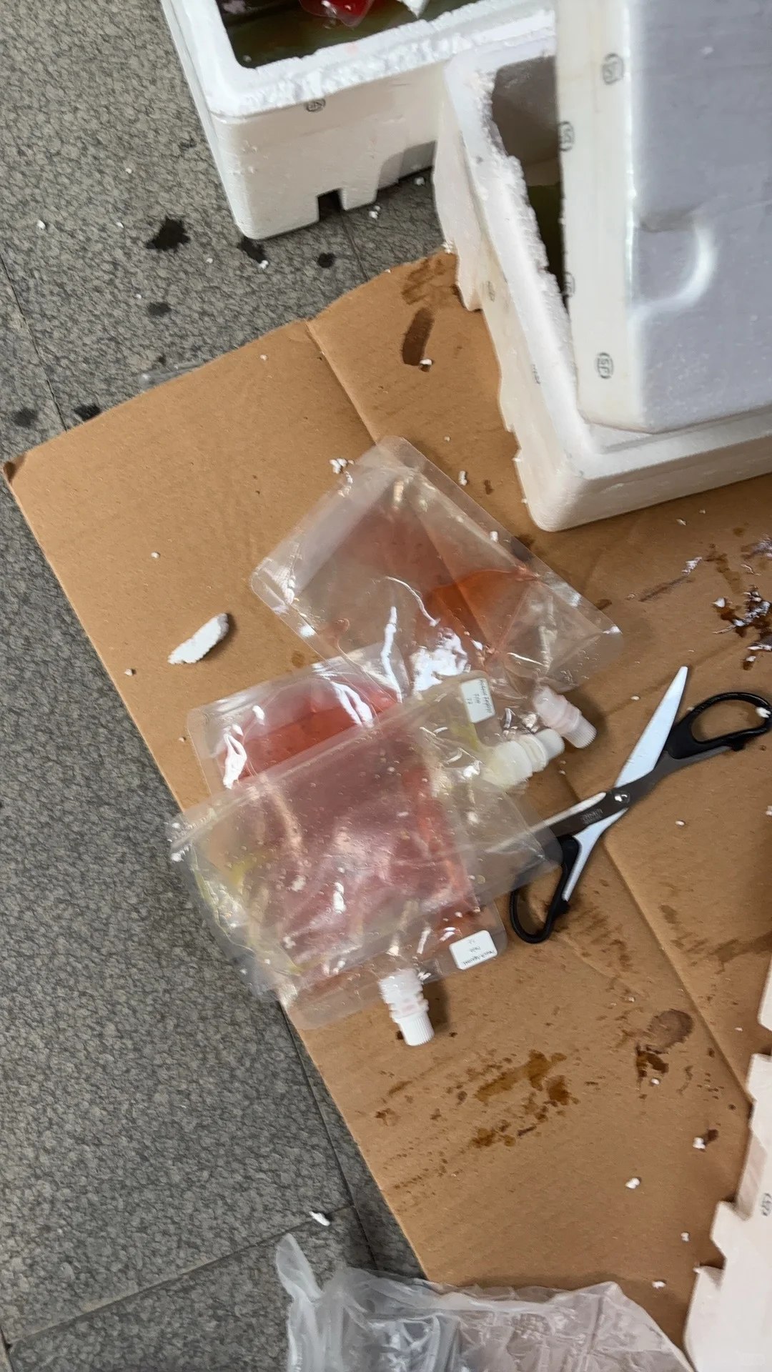 两百元运费暴力运输，几千元酒液全部报废