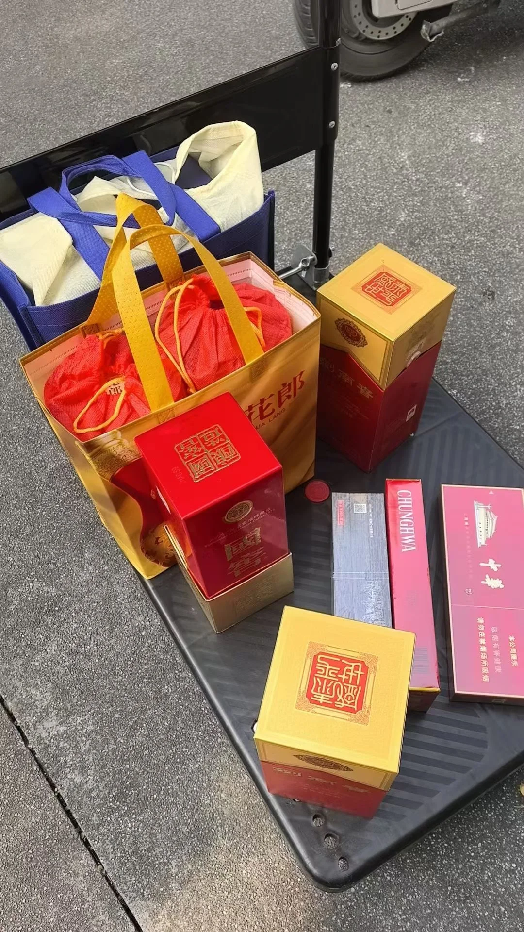 专业回收老酒,年份越久越值钱!?