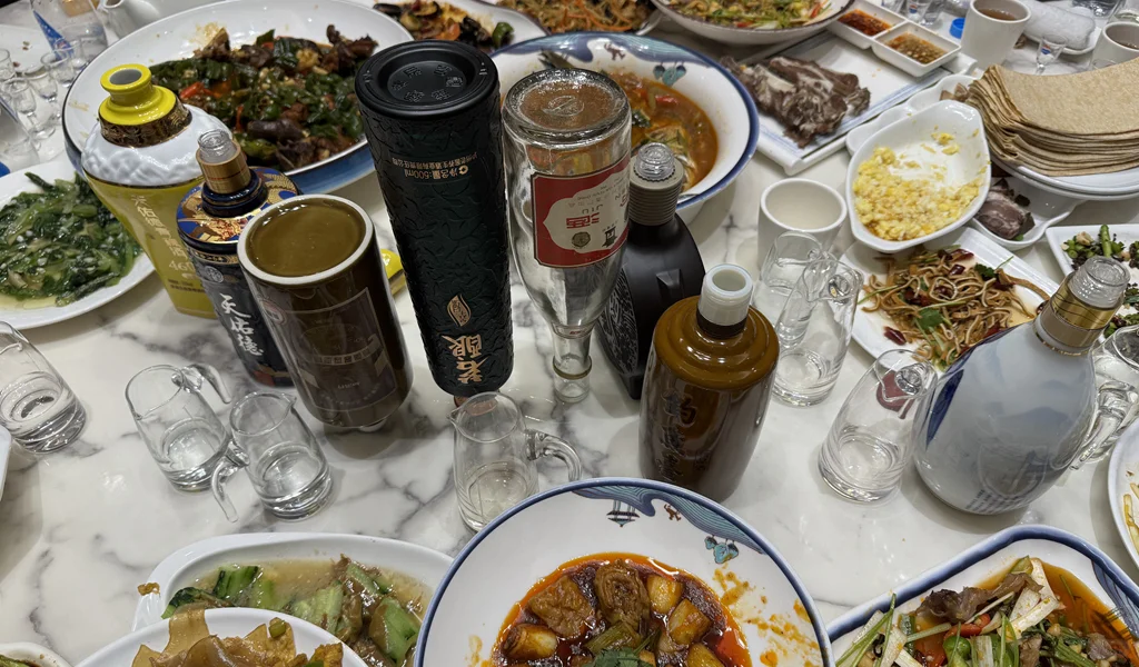 一场拎壶冲的“友好局”品鉴