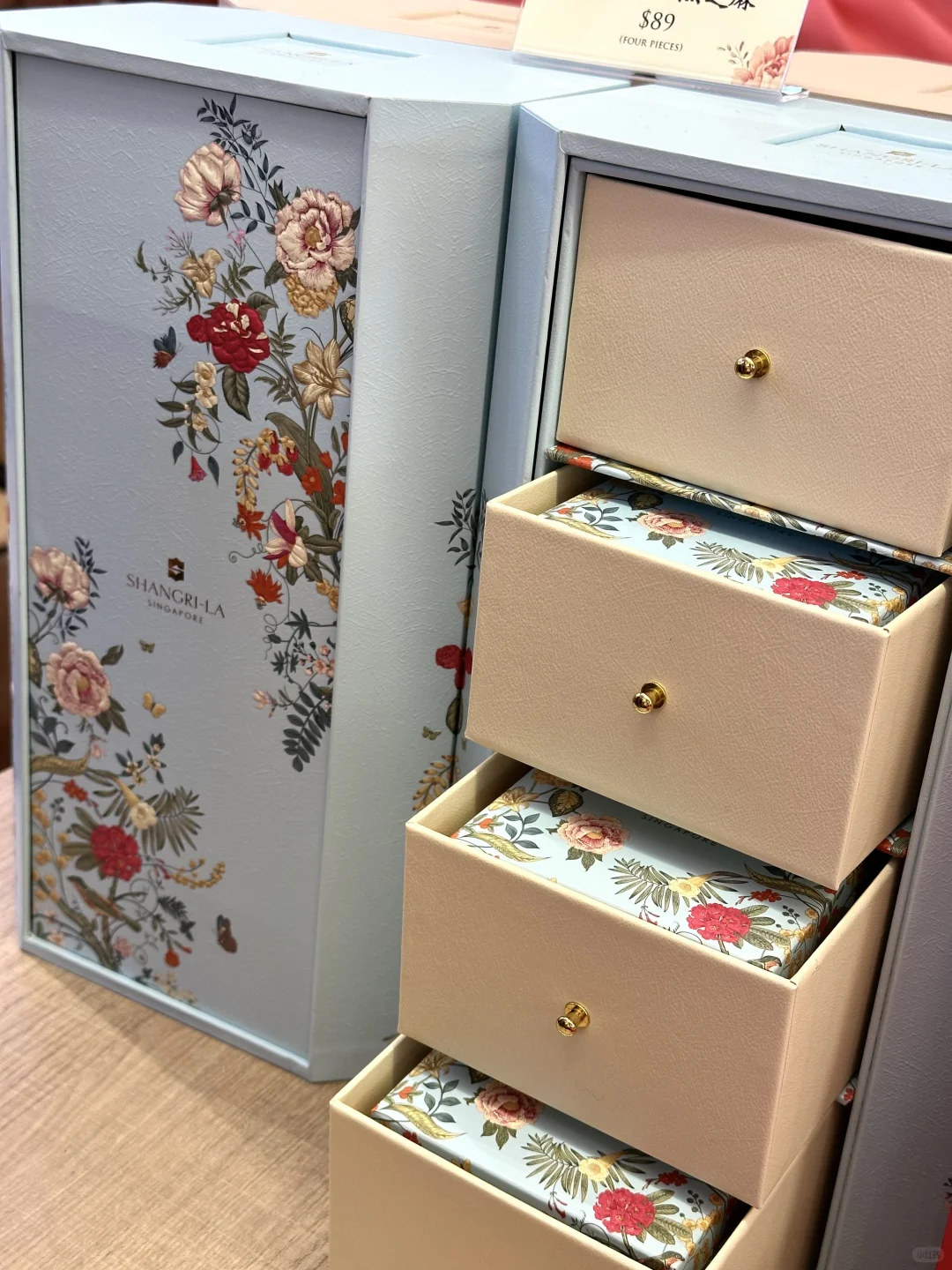 2025月饼展?让人爱不释手的“美丽废物”