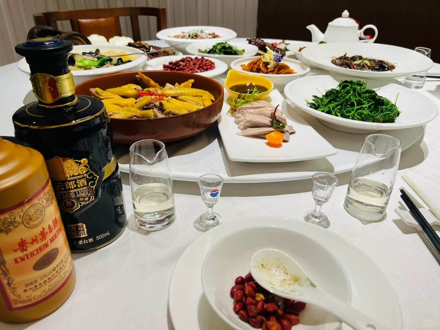 茅台15年和青云郎,哪个是更好的酱香酒?