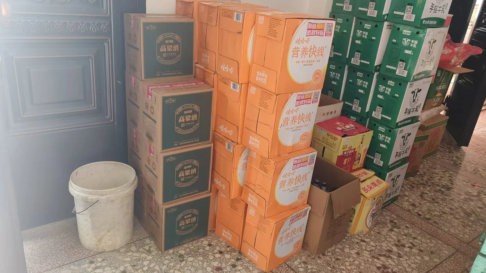 梅河酒的酿造工艺具有以下特点：- 原料