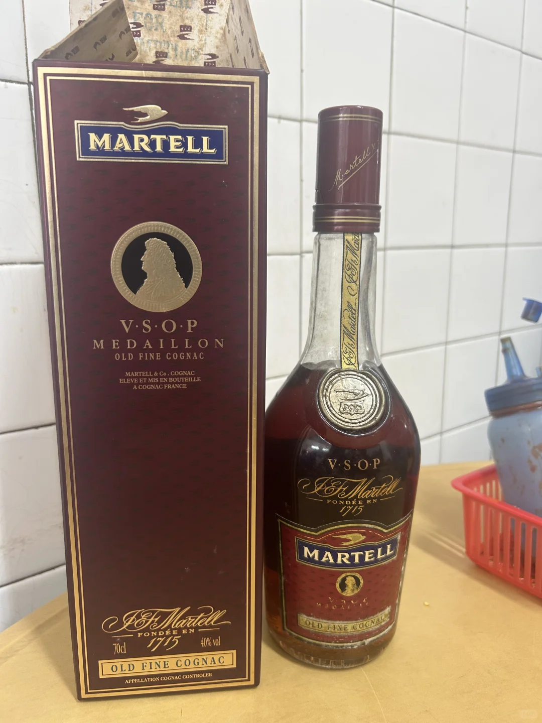 30年老酒 有没有兴趣的朋友 以前通胜酒庄