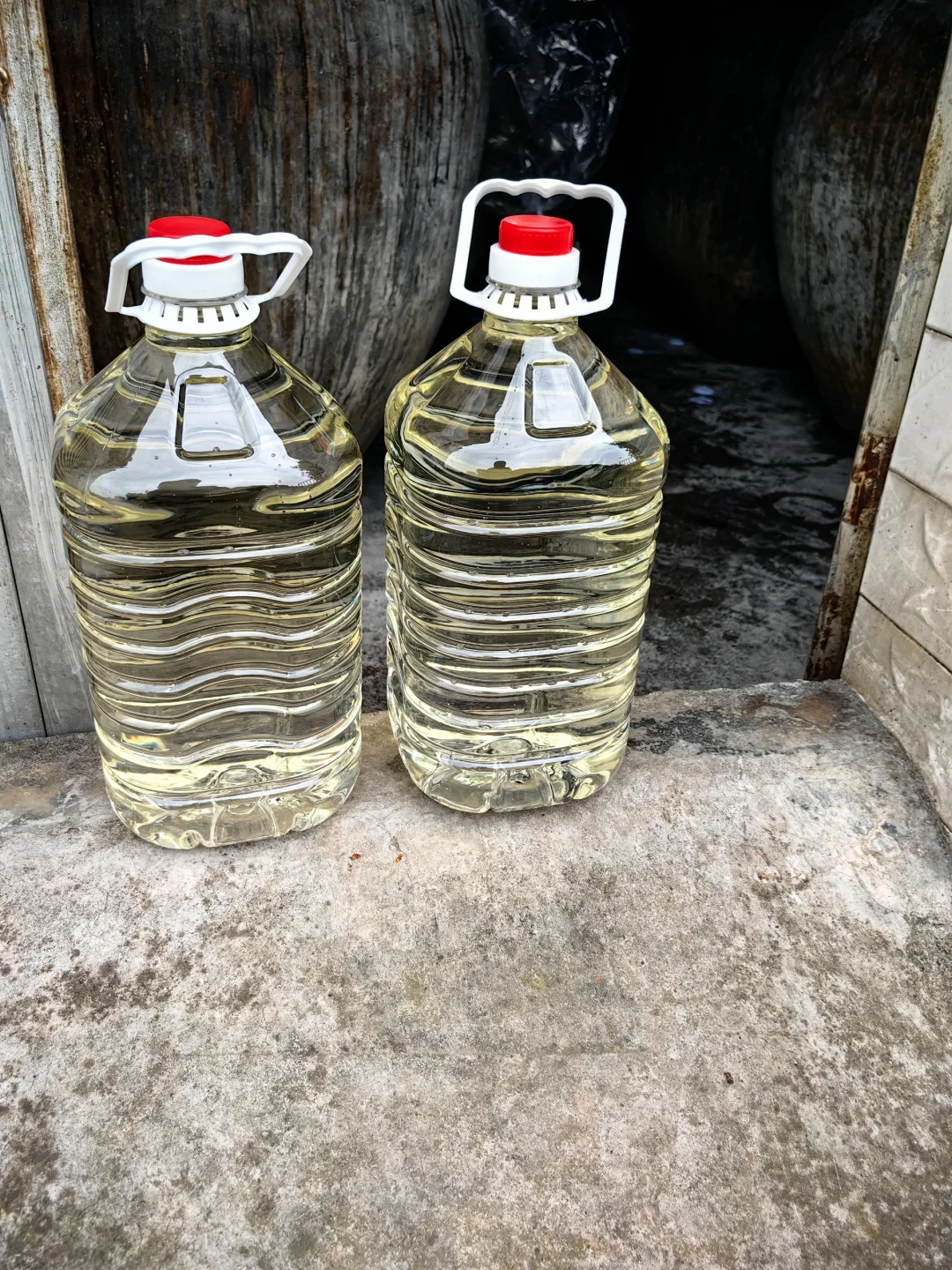 纯粮酒都会发黄么?