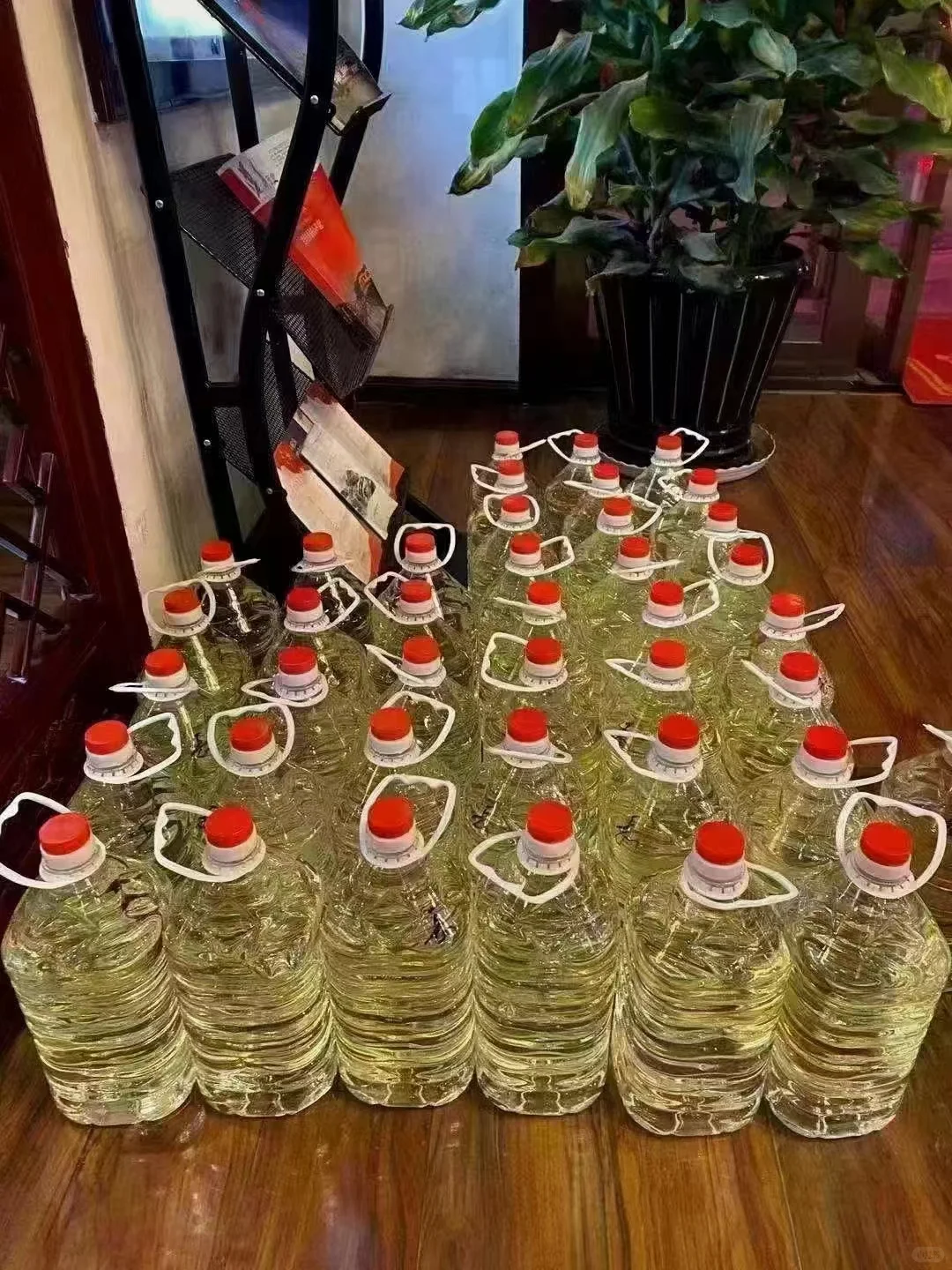 如何挑选正宗纯粮酿造的优质酱香型白酒