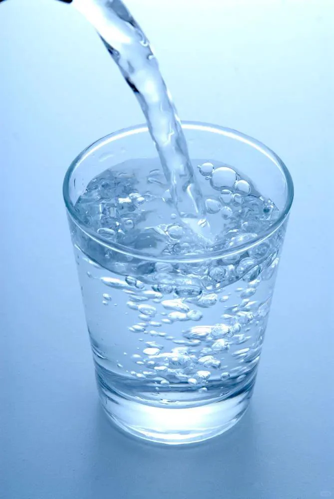 长期喝纯净水是否有害健康？