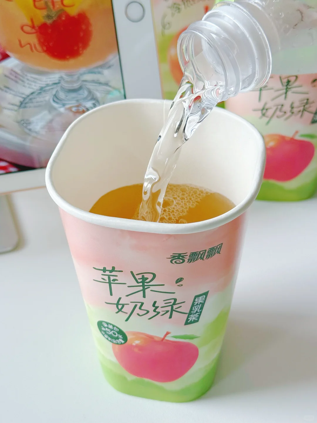 矿泉水泡奶茶?香飘飘你真的…