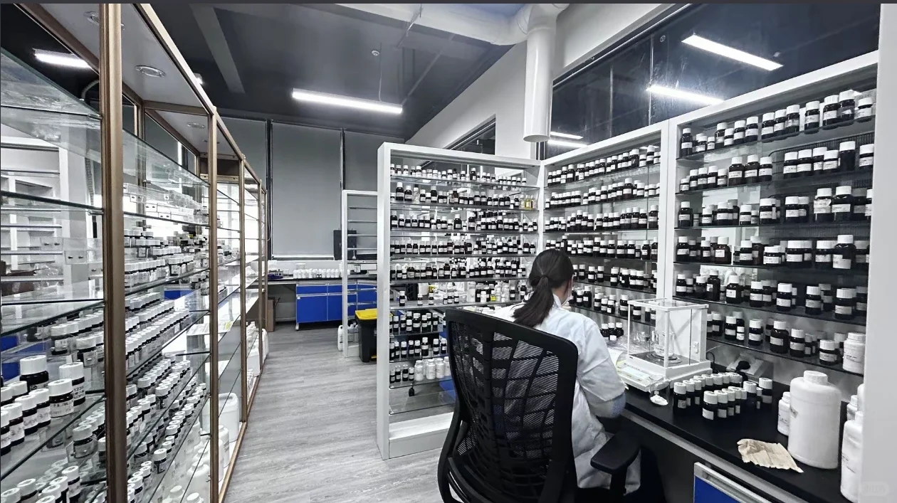 采购香精必看！3000+香型库的香精工厂