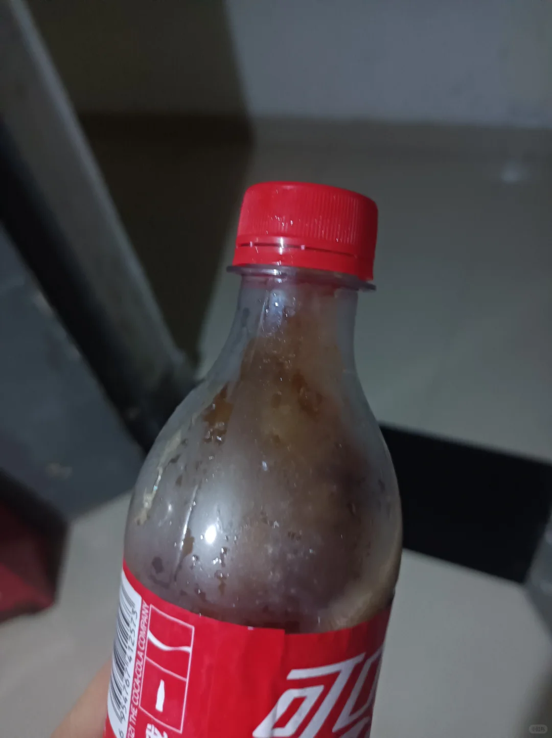 别人都是喝冰镇可乐，而我更喜欢冰冻可乐