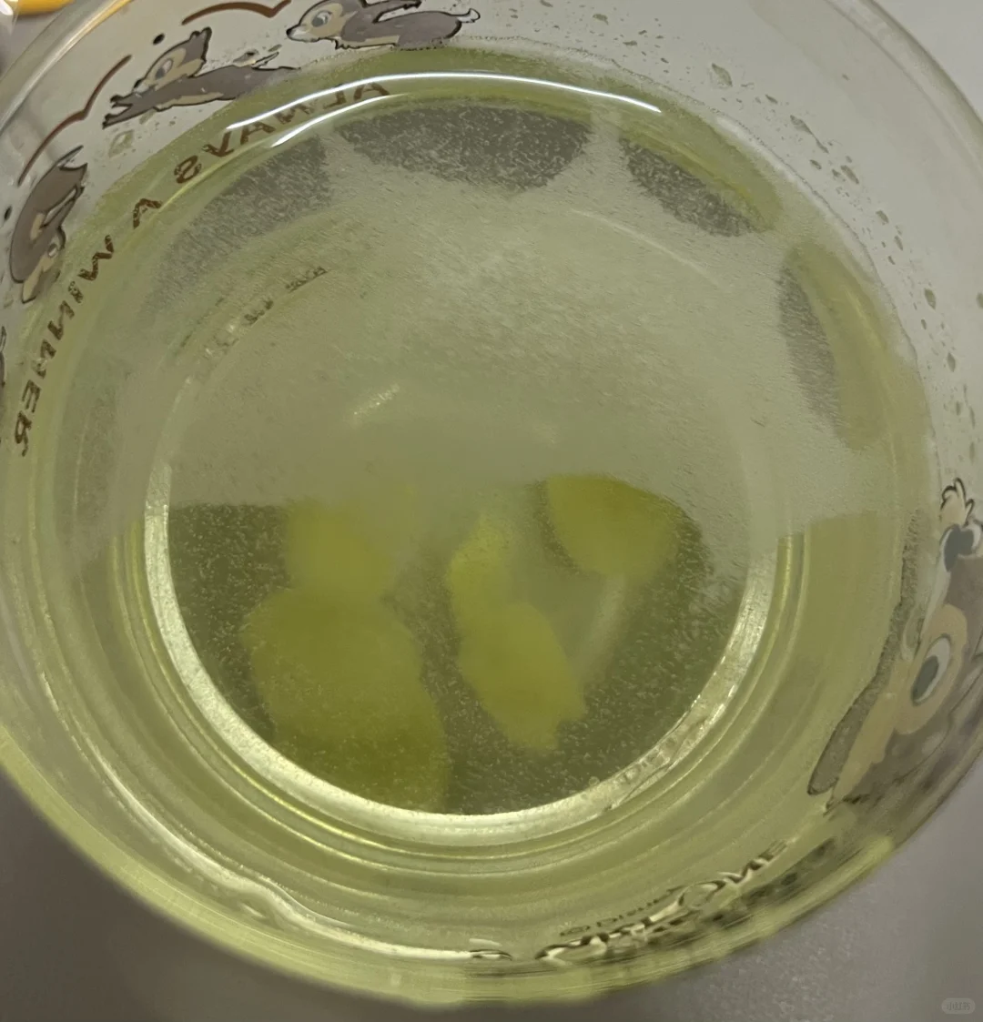 零食店买了三罐小饮料