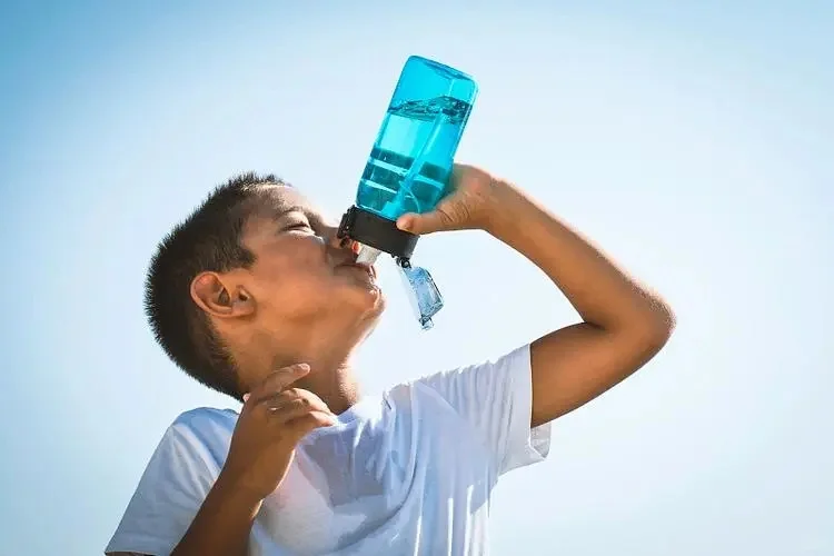 万名学生喝5年纯净水，比同龄人矮5厘米