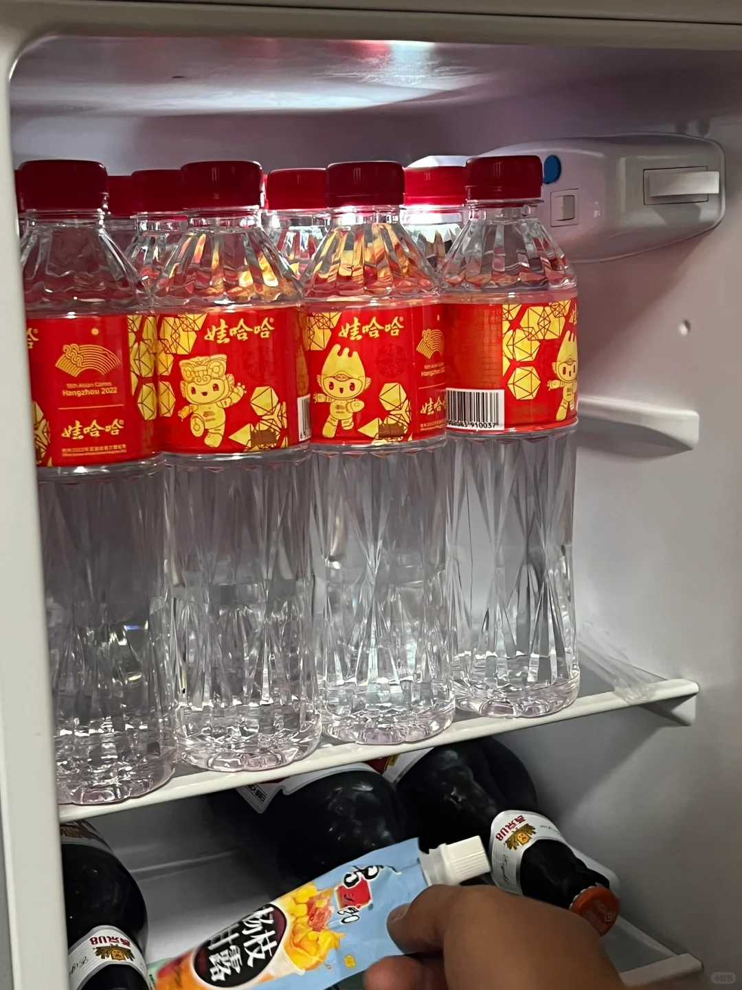 哇哈哈纯净水也在卷