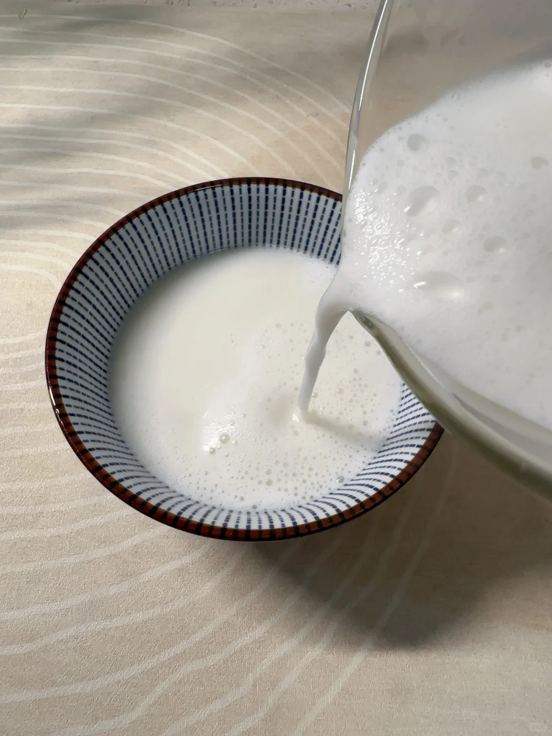 滋阴降噪 舒缓心神的杏仁露