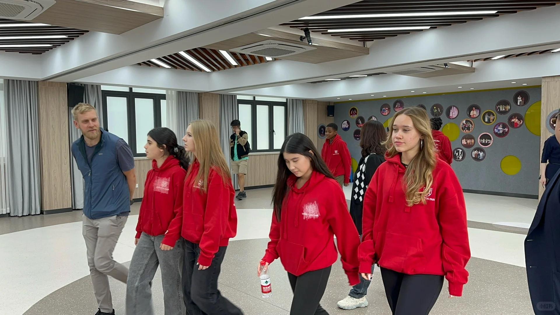 跨文化交流无国界，语言不通照样玩嗨?