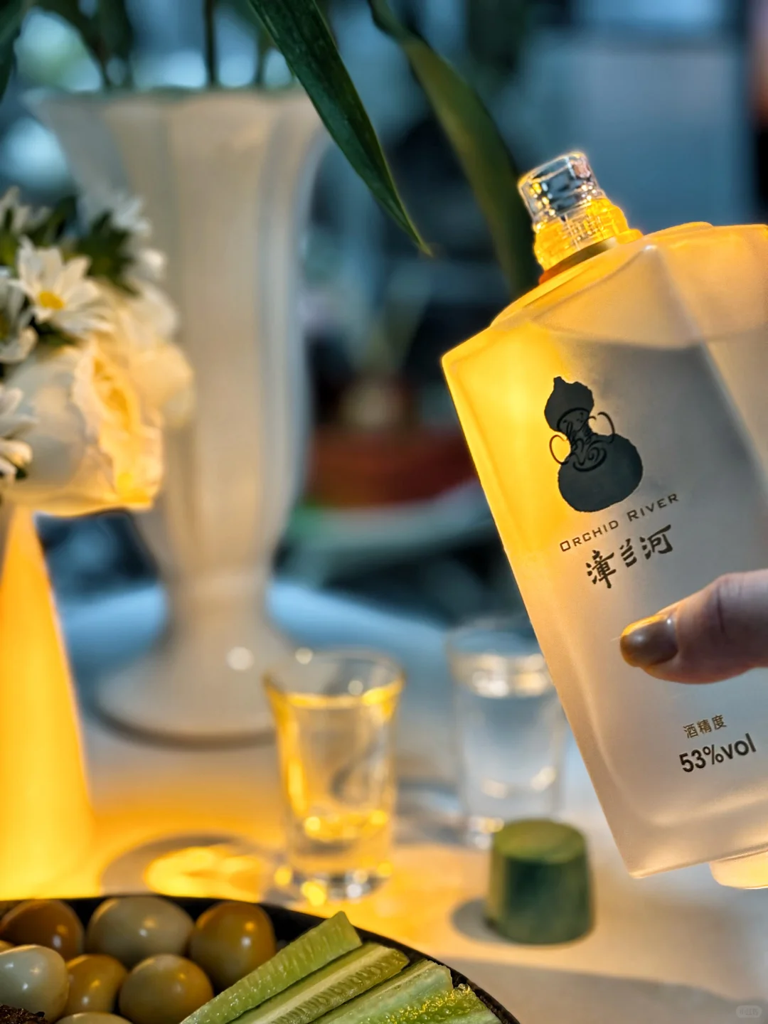 周四晚，此刻。